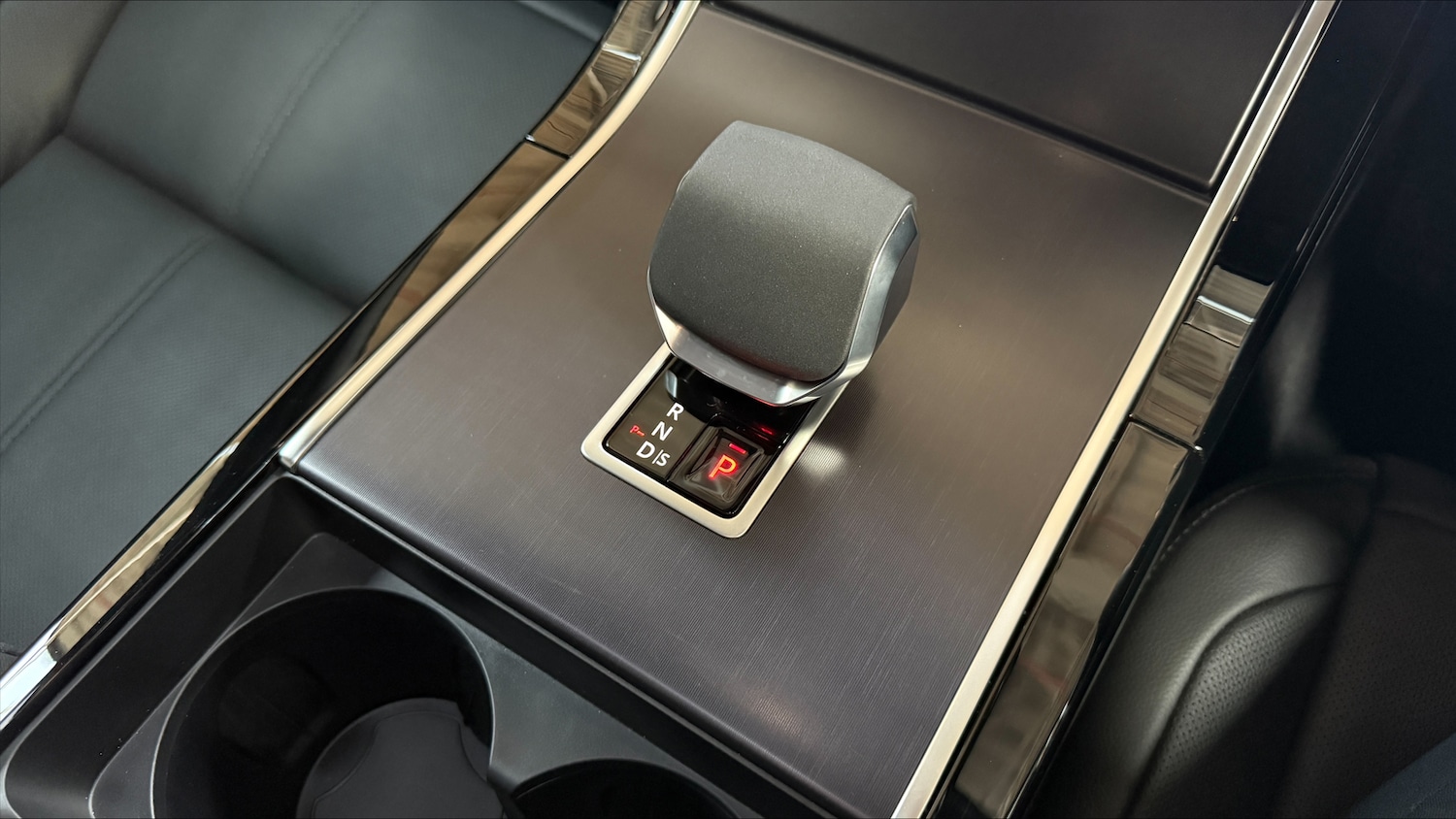 Used Land Rover Range Rover Velar 2026 for sale - 77470370: Photo 13