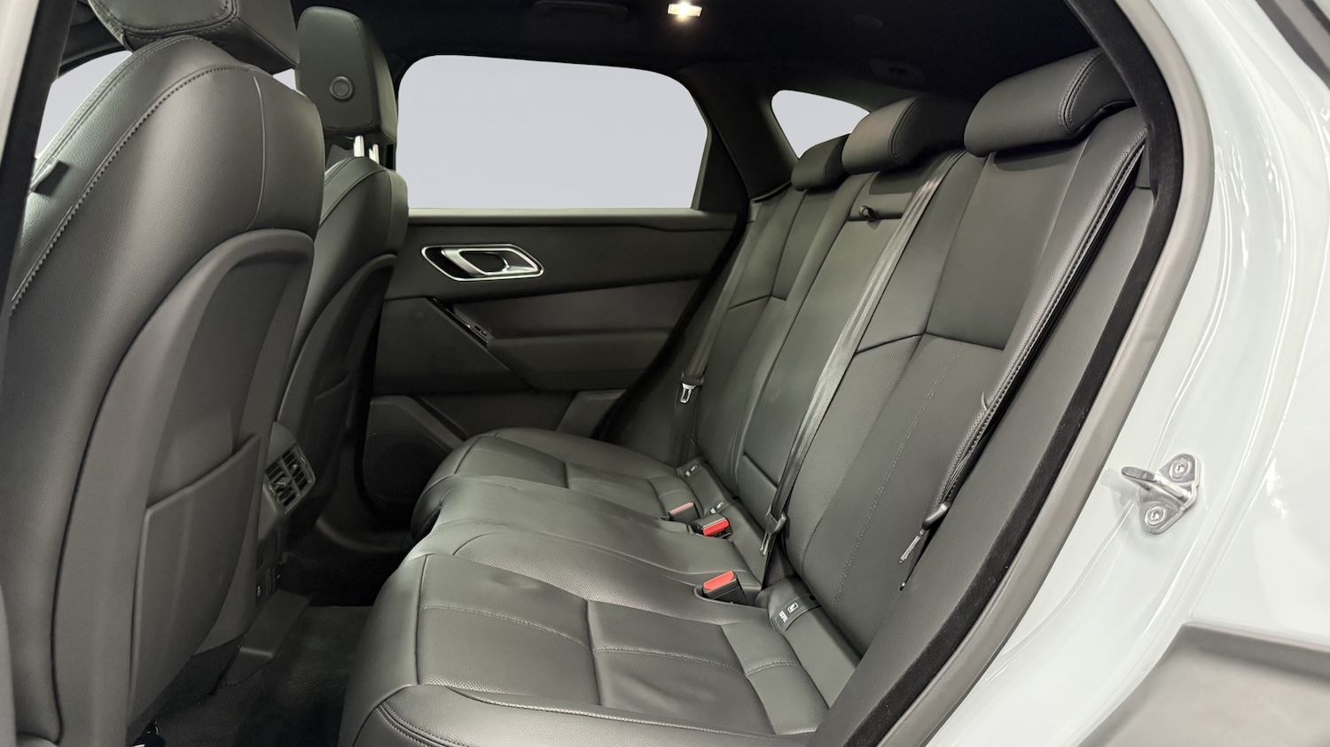 Used Land Rover Range Rover Velar 2025 for sale - 76176071: Photo 4