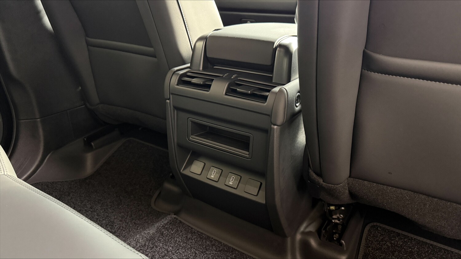 Used Land Rover Defender 2026 for sale - 78117305: Photo 18