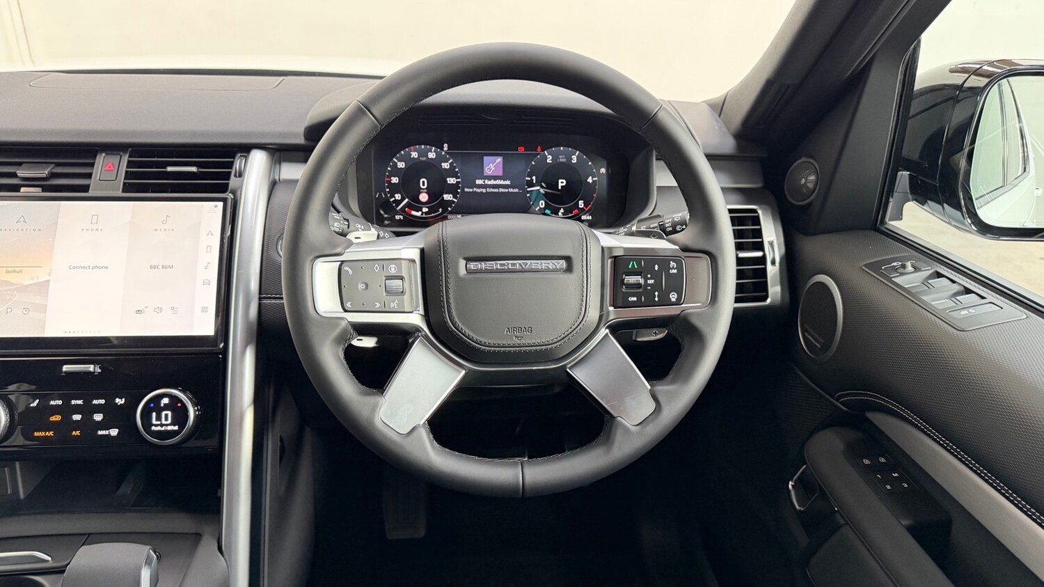 Used Land Rover Discovery 2025 for sale - 76800648: Photo 15