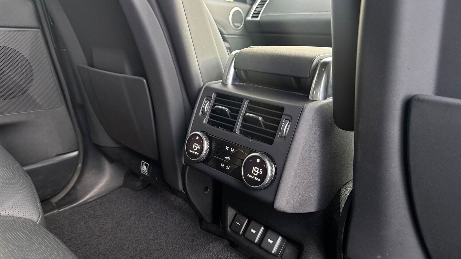 Used Land Rover Discovery 2023 for sale - 78088029: Photo 18