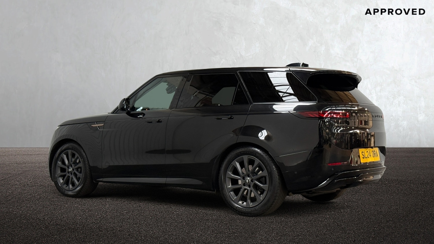 Used Land Rover Range Rover Sport 2024 for sale - 76434241: Photo 2