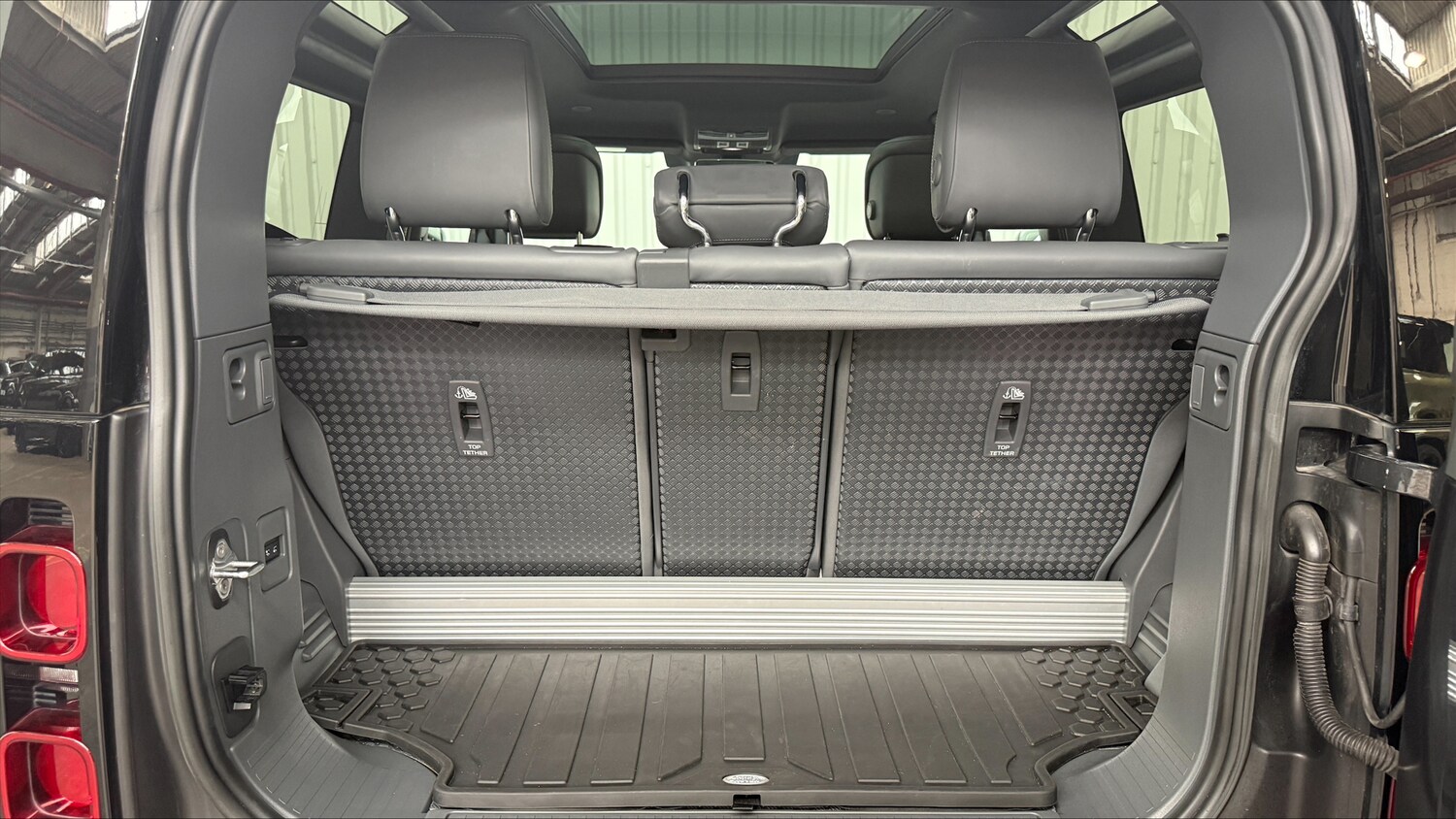 Used Land Rover Defender 2023 for sale - 77893597: Photo 10