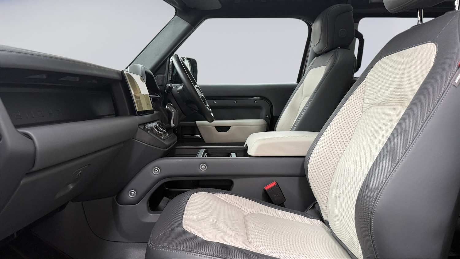 Used Land Rover Defender 2023 for sale - 77893597: Photo 3