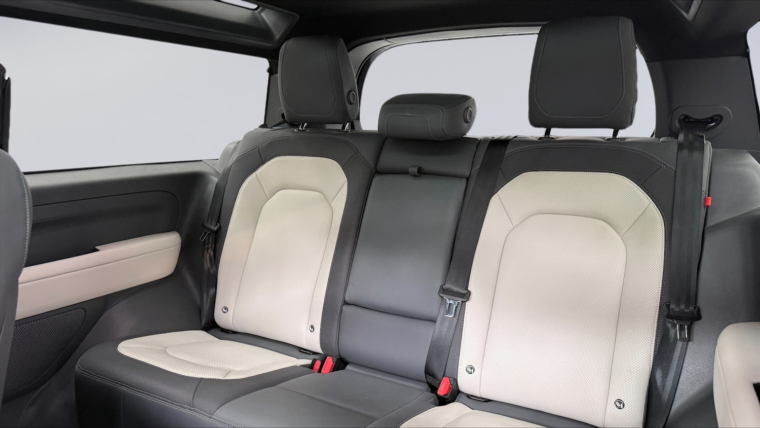 Used Land Rover Defender 2023 for sale - 77893597: Photo 4