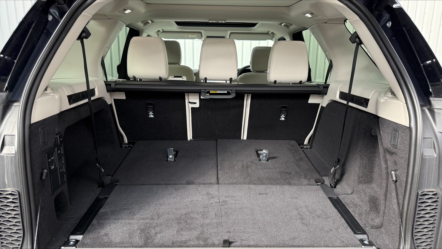 Used Land Rover Discovery 2026 for sale - 78117346: Photo 10