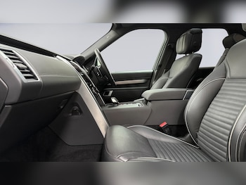 Used Land Rover Discovery 2023 for sale - 77724854: Photo