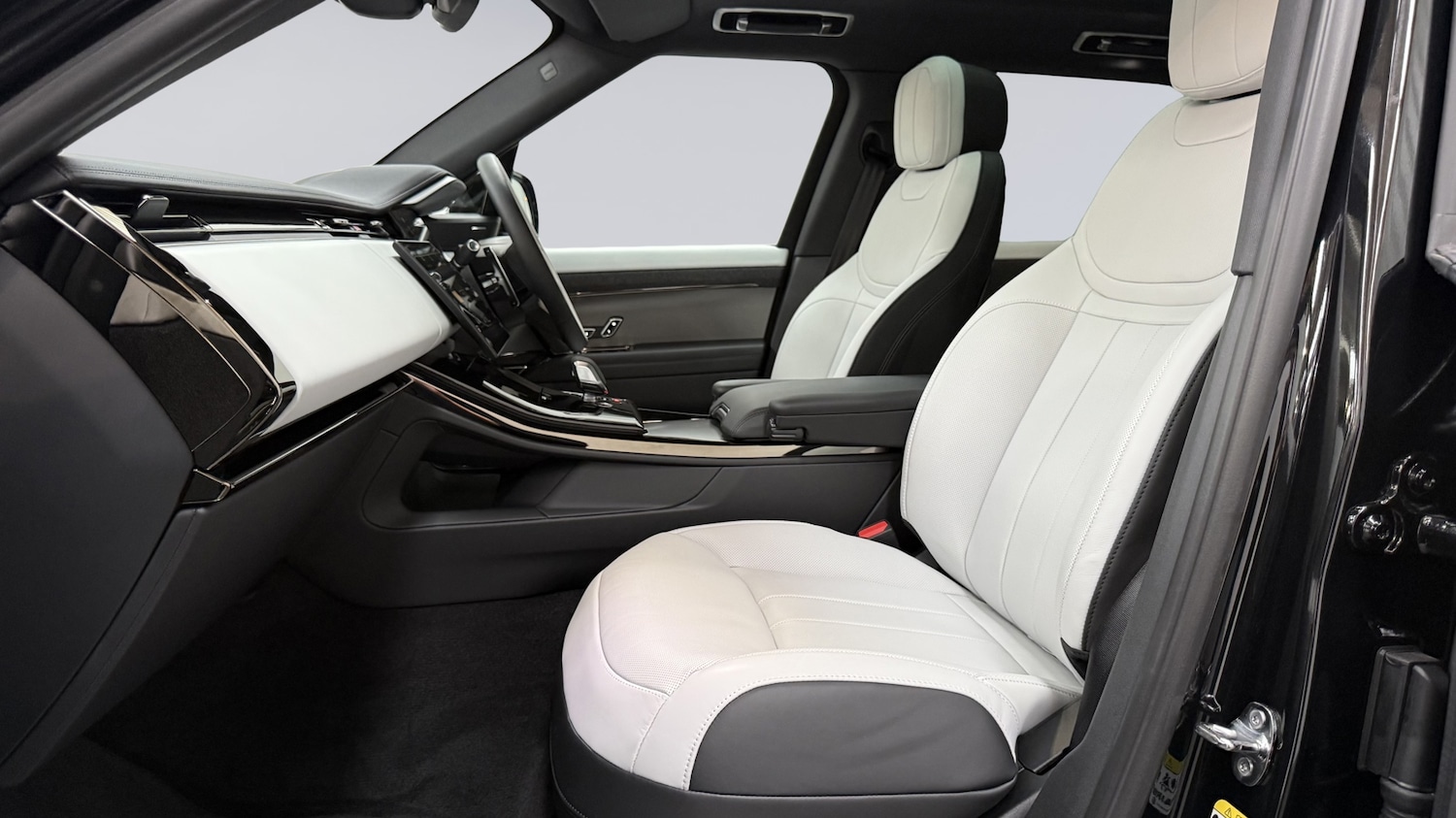 Used Land Rover Range Rover Sport 2025 for sale - 76176073: Photo 3