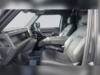 Used Land Rover Defender 90 2024 for sale - 78990064: Photo
