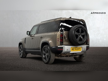 Used Land Rover Defender 110 2024 for sale - 78102514: Photo