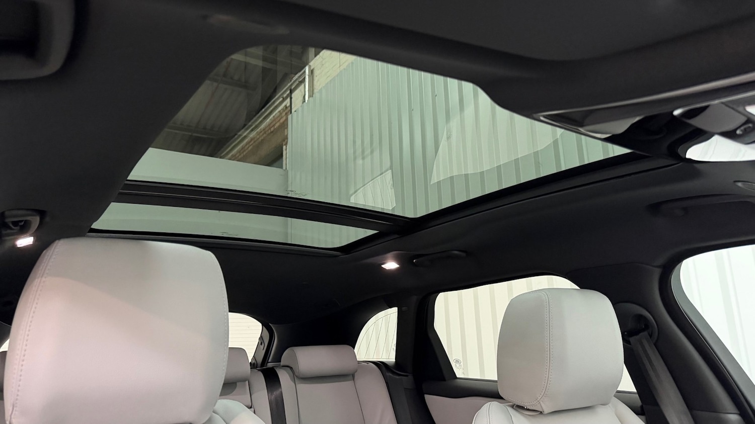 Used Land Rover Range Rover Velar 2025 for sale - 76800671: Photo 20