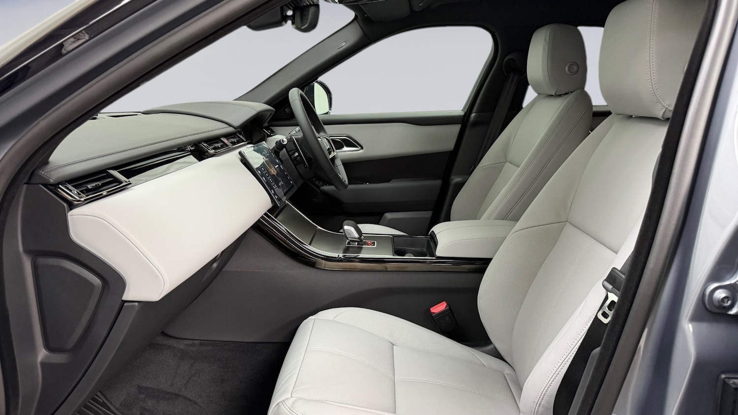 Used Land Rover Range Rover Velar 2025 for sale - 76800671: Photo 3