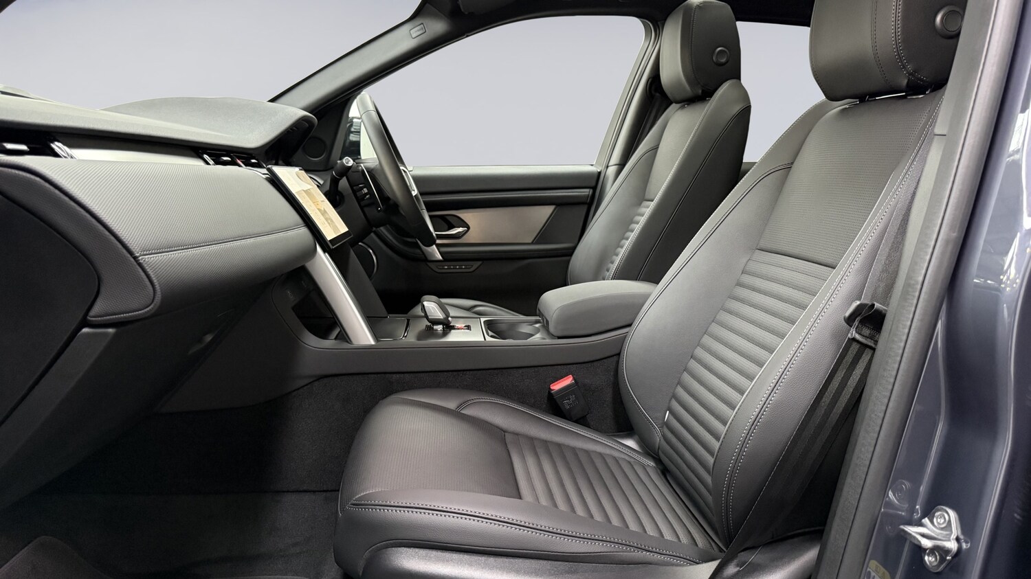 Used Land Rover Discovery Sport 2025 for sale - 76176058: Photo 3