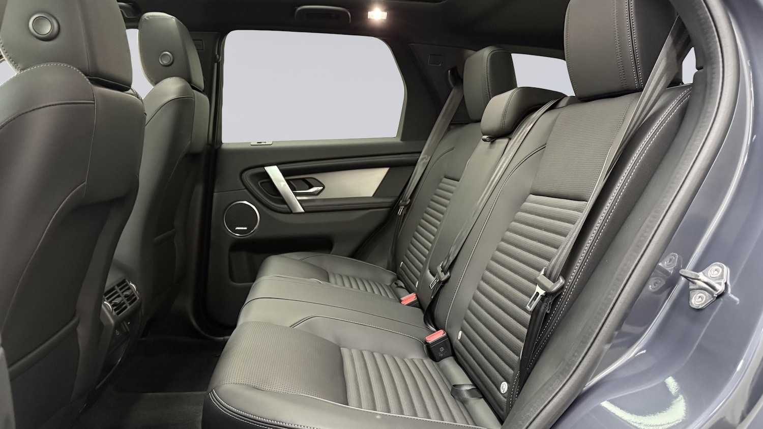 Used Land Rover Discovery Sport 2025 for sale - 76176058: Photo 4