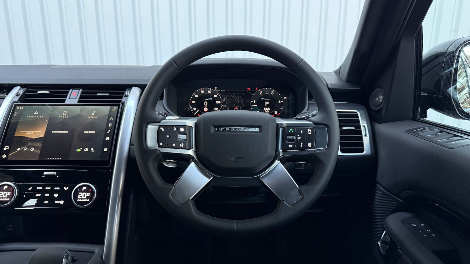 Used Land Rover Discovery 2025 for sale - 76837746: Photo 15