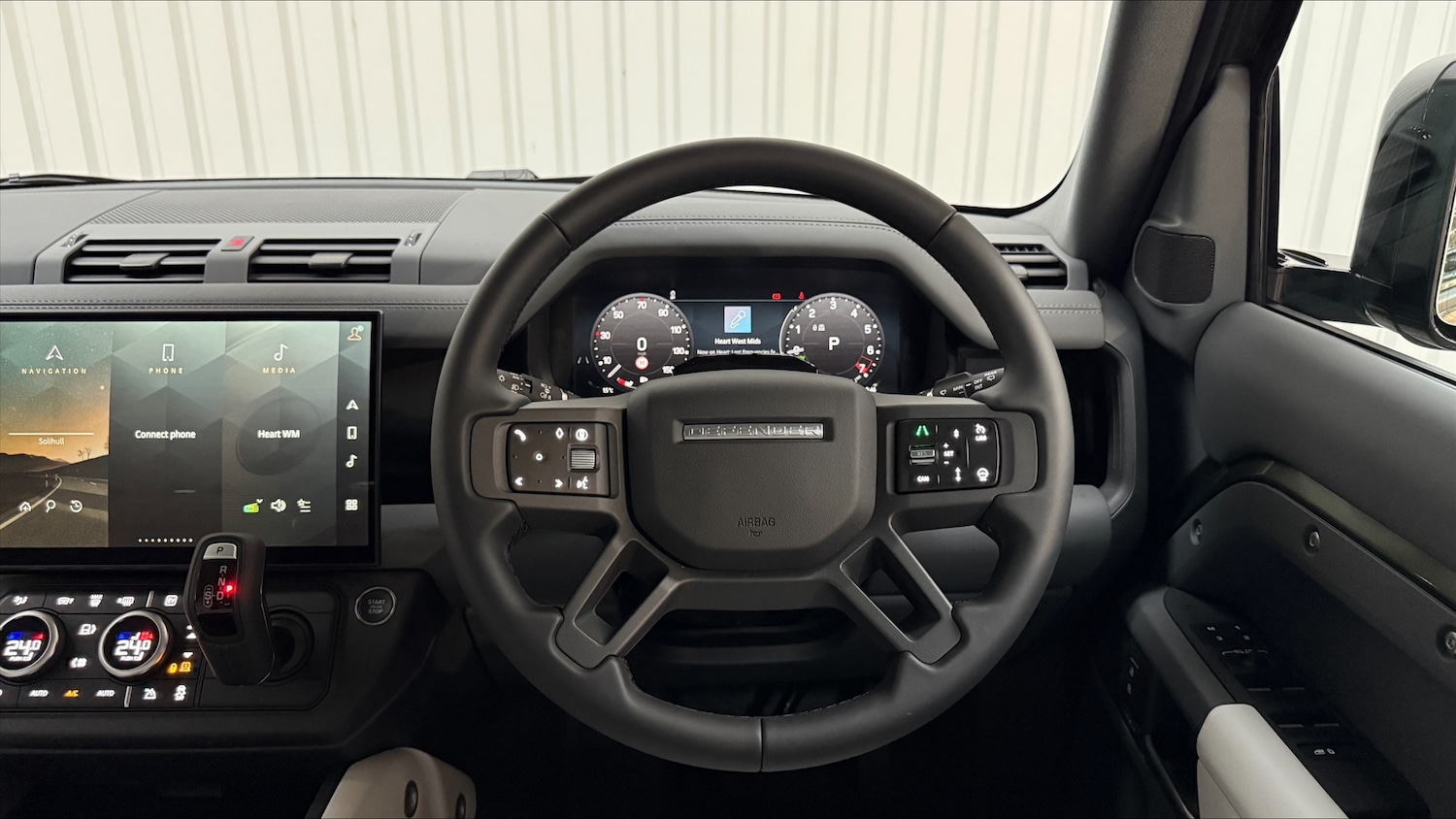 Used Land Rover Defender 2025 for sale - 77442087: Photo 15