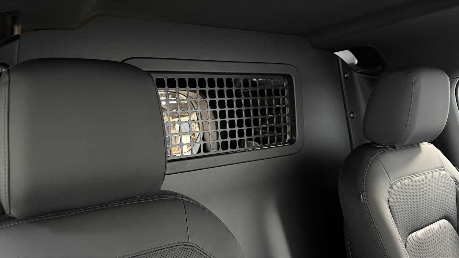 Used Land Rover Defender 2025 for sale - 77280624: Photo 21