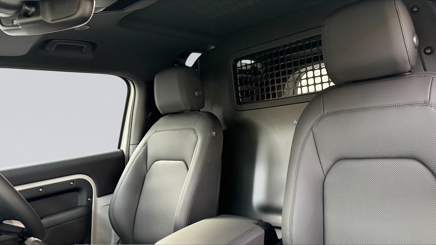 Used Land Rover Defender 2025 for sale - 77280624: Photo 4