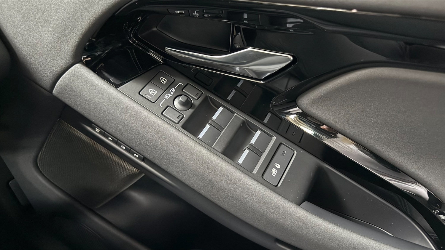 Used Land Rover Range Rover Evoque 2025 for sale - 76271545: Photo 21