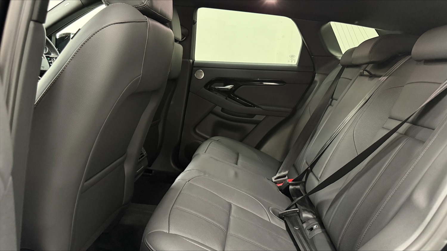 Used Land Rover Range Rover Evoque 2025 for sale - 76271545: Photo 4