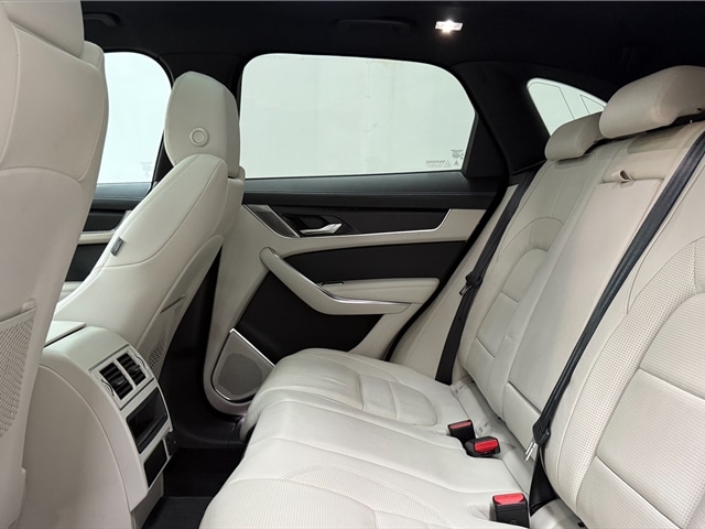 Used Jaguar F-Pace 2022 for sale - 76372368: Photo 4