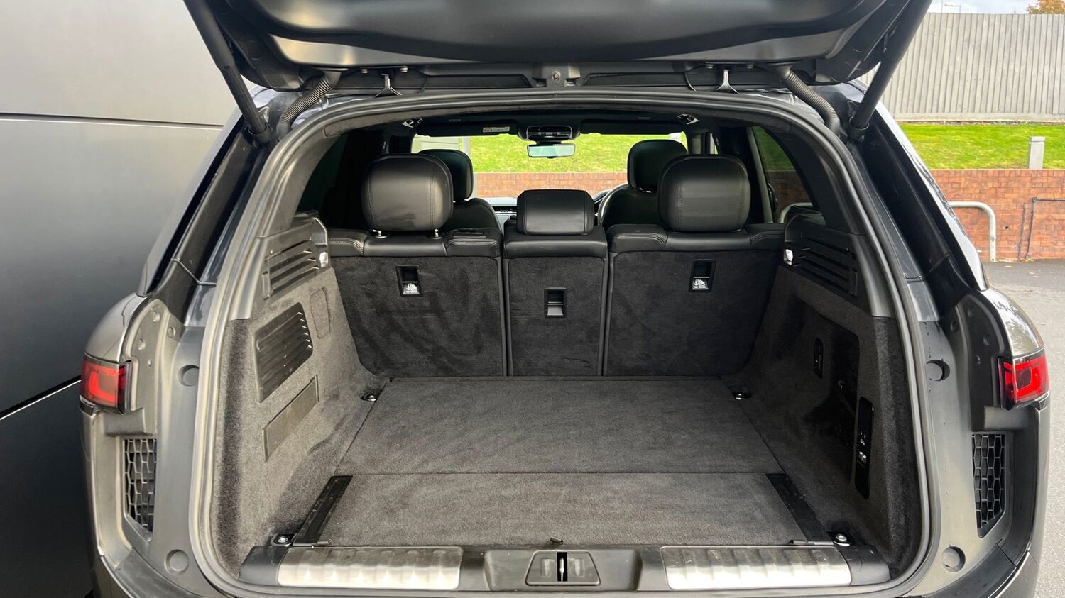 Used Land Rover Range Rover Sport 2023 for sale - 77884813: Photo 10