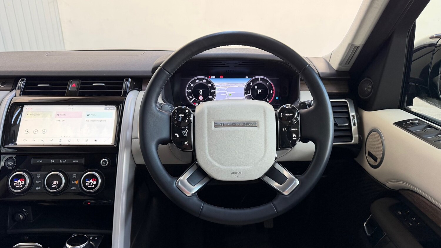 Used Land Rover Discovery 2019 for sale - 76716769: Photo 21