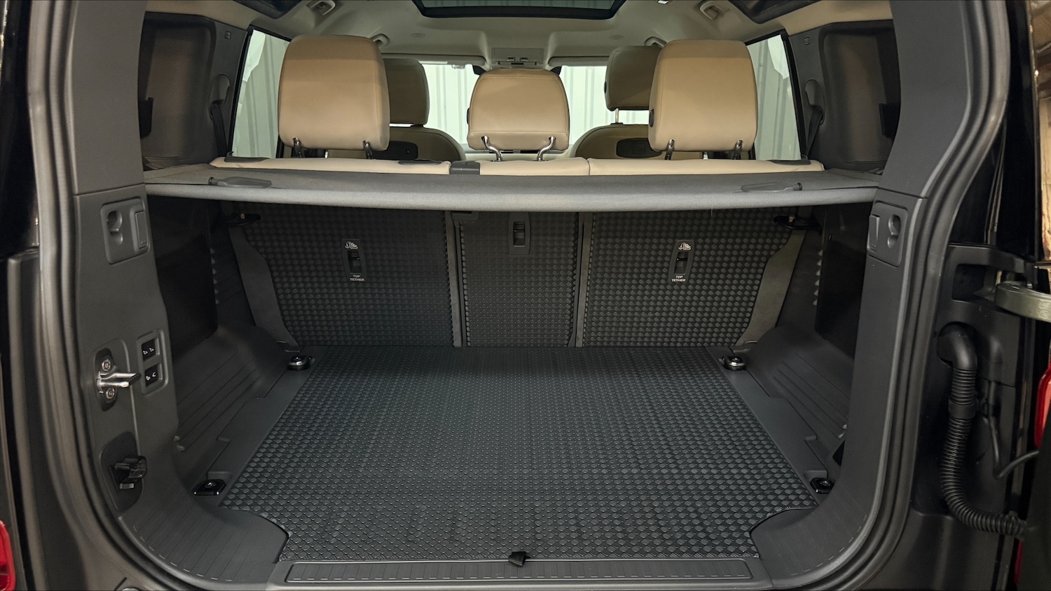 Used Land Rover Defender 2020 for sale - 76937295: Photo 10