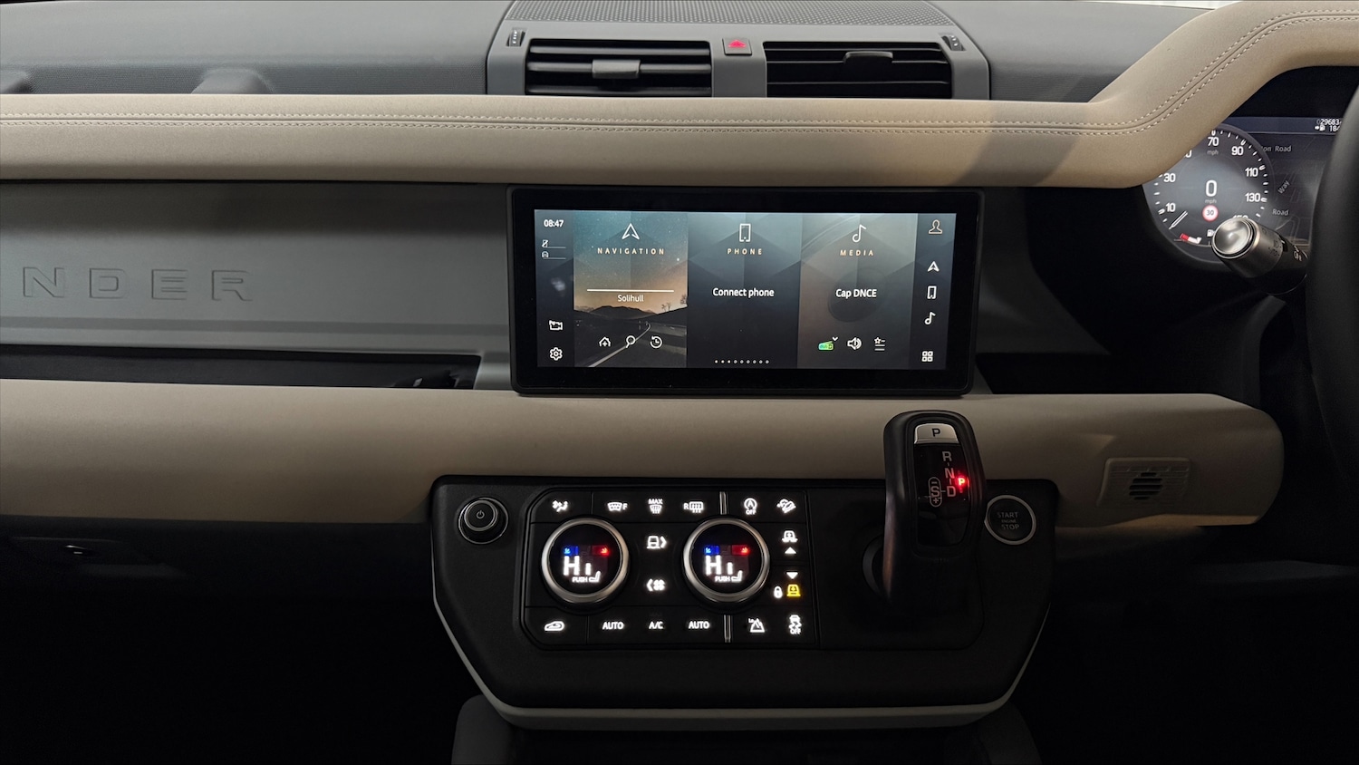 Used Land Rover Defender 2020 for sale - 76937295: Photo 14