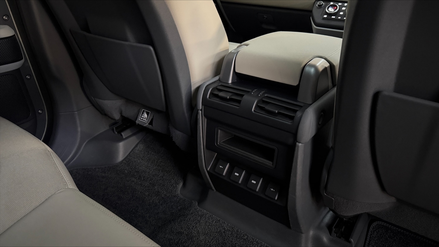 Used Land Rover Defender 2020 for sale - 76937295: Photo 18