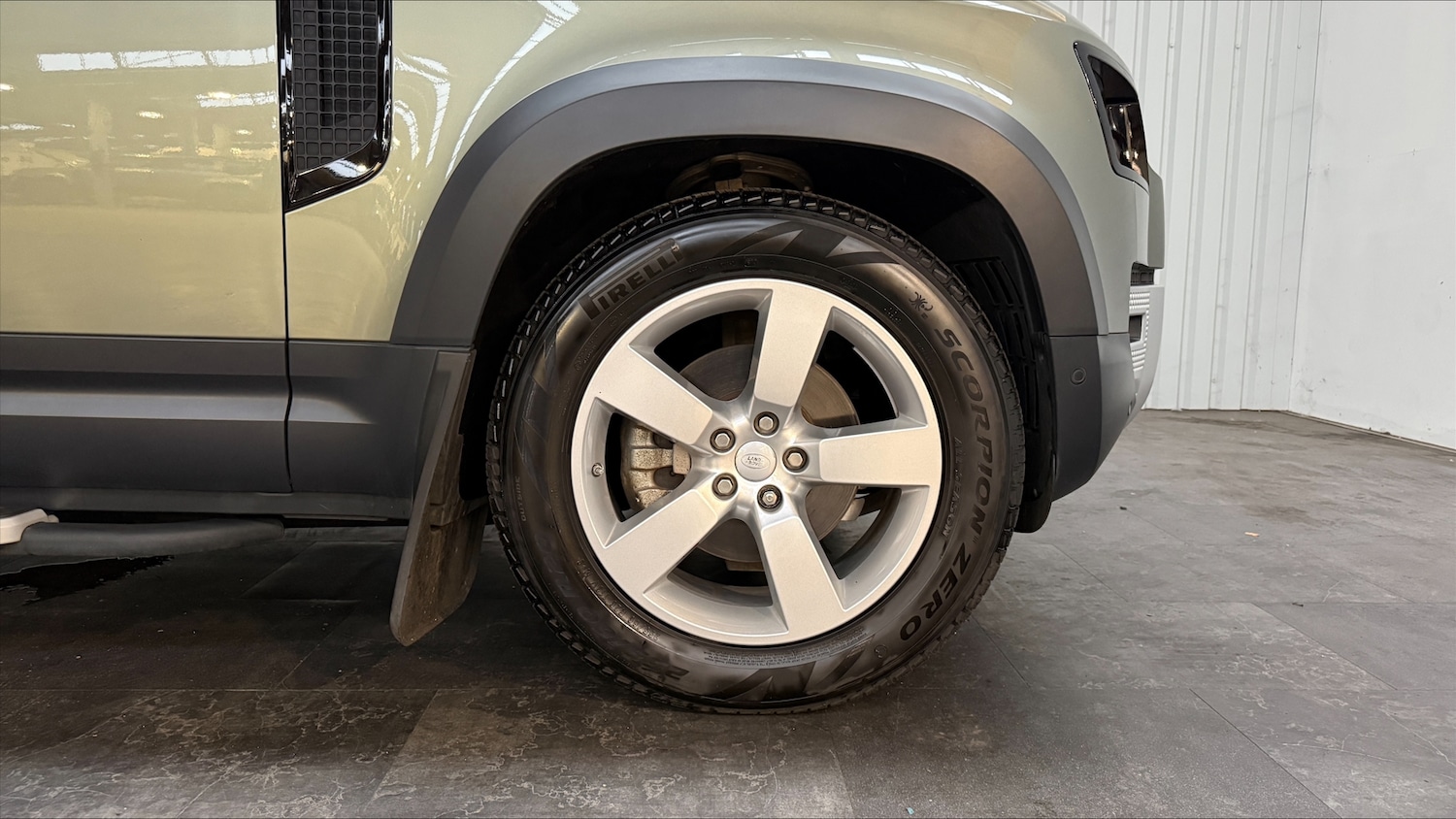 Used Land Rover Defender 2020 for sale - 76937295: Photo 8