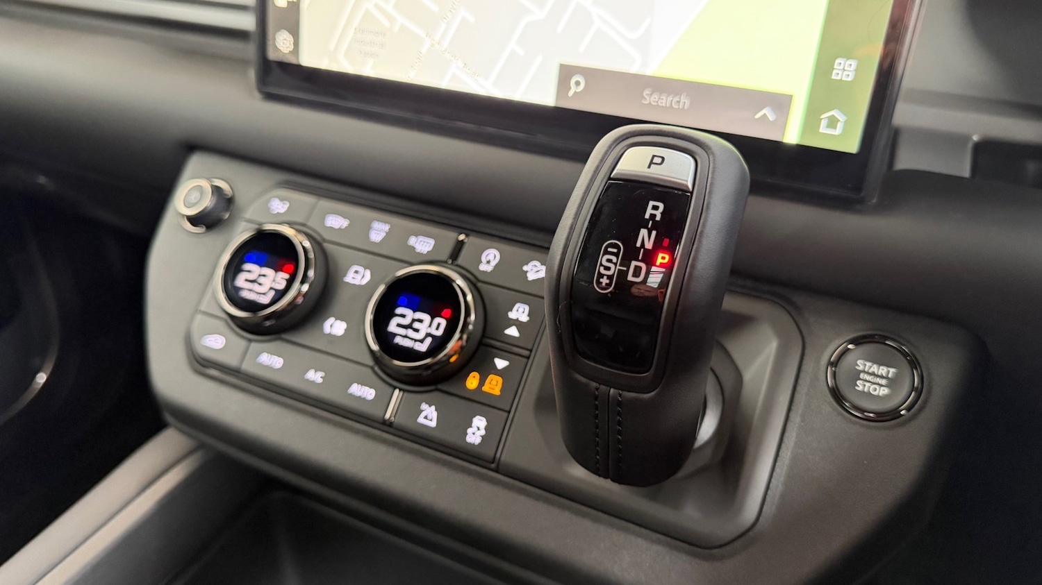 Used Land Rover Defender 2025 for sale - 76800659: Photo 13