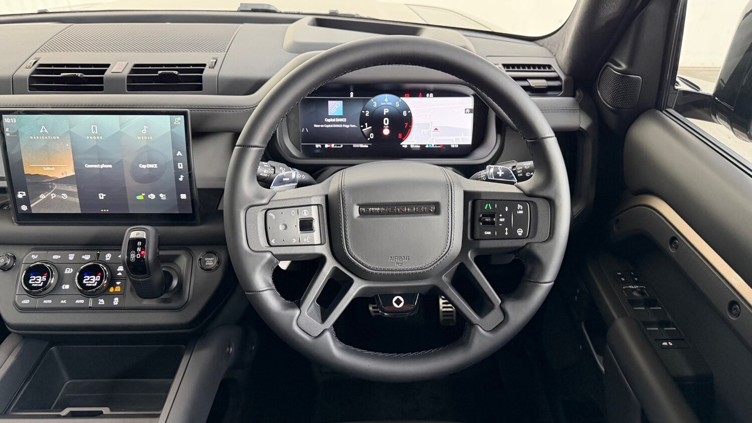 Used Land Rover Defender 2025 for sale - 76800659: Photo 15