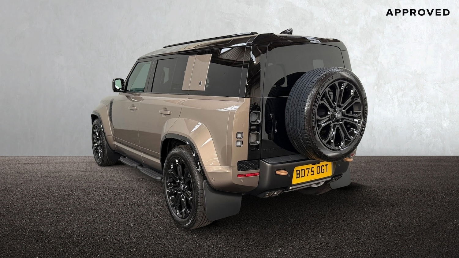 Used Land Rover Defender 2025 for sale - 76800659: Photo 2