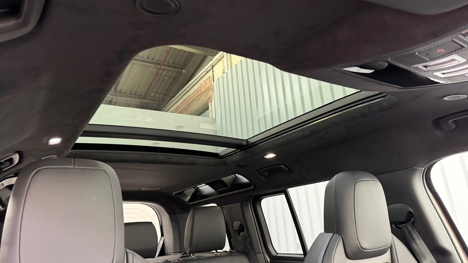 Used Land Rover Defender 2025 for sale - 76800659: Photo 21