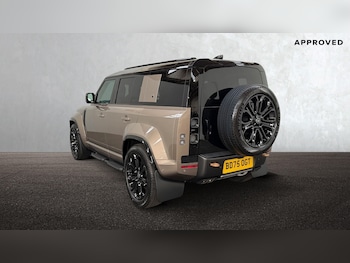 Used Land Rover Defender 2025 for sale - 76800659: Photo