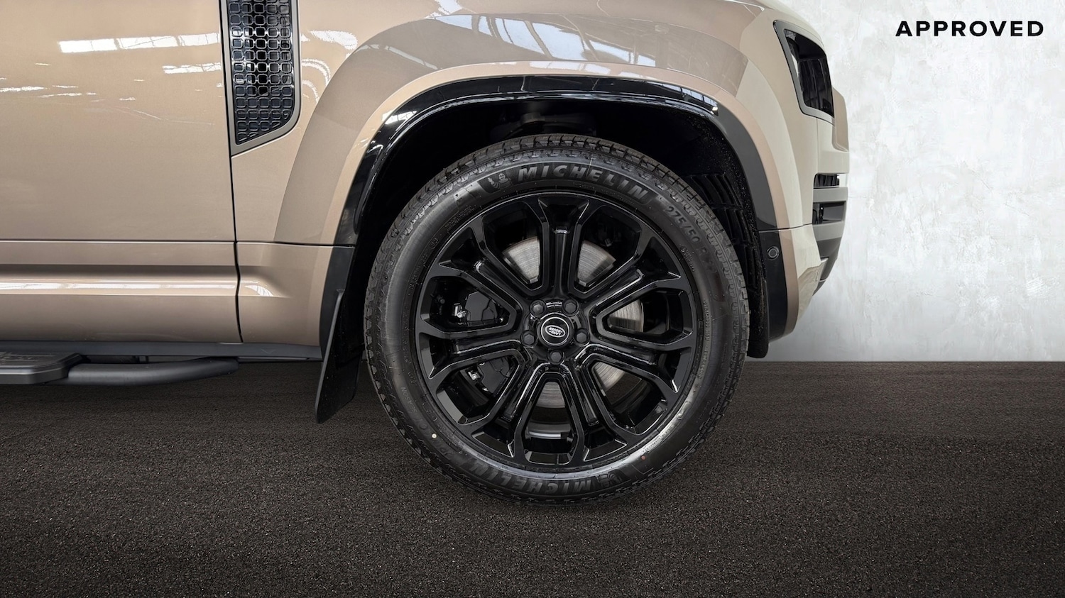 Used Land Rover Defender 2025 for sale - 76800659: Photo 8