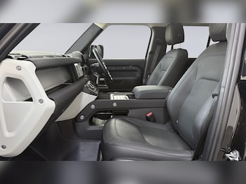 Used Land Rover Defender 90 2022 for sale - 79035055: Photo
