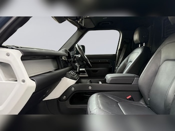 Used Land Rover Defender 110 2023 for sale - 76241280: Photo