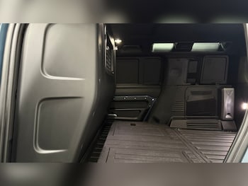 Used Land Rover Defender 110 2023 for sale - 76241280: Photo