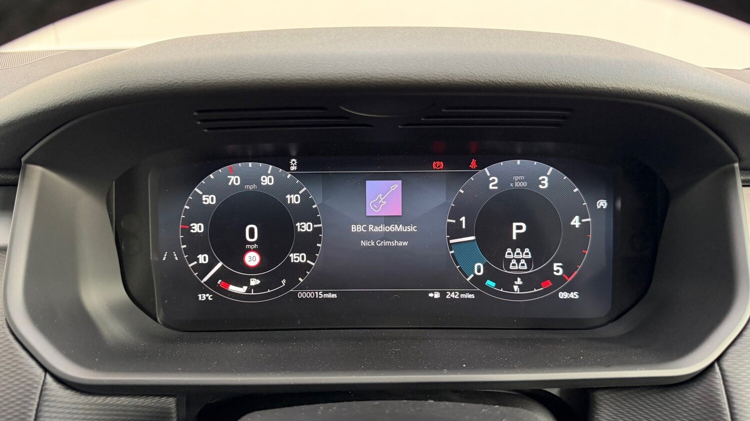 Used Land Rover Discovery 2025 for sale - 78141761: Photo 16