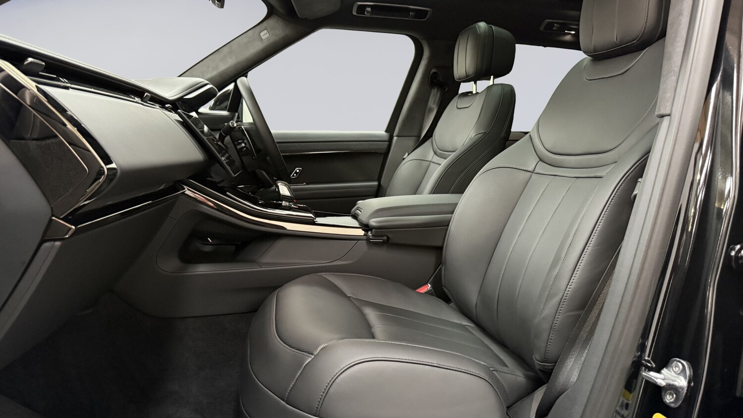 Used Land Rover Range Rover Sport 2025 for sale - 76176080: Photo 3