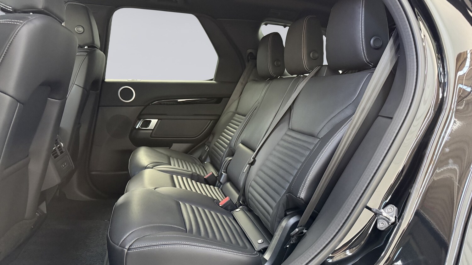Used Land Rover Discovery 2025 for sale - 77809690: Photo 4