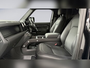 Used Land Rover Defender 110 2023 for sale - 78117314: Photo