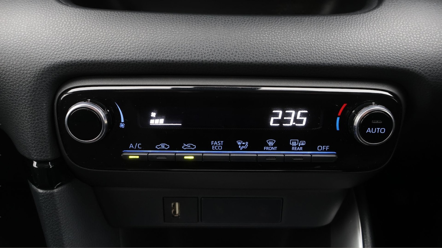 Used Toyota Yaris 2023 for sale - 77677045: Photo 12