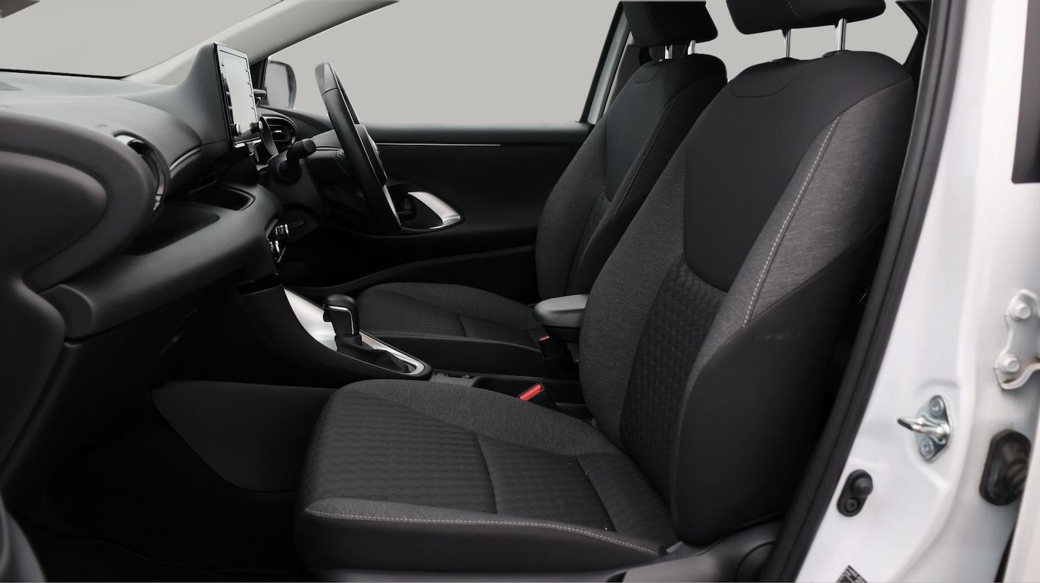 Used Toyota Yaris 2023 for sale - 77677045: Photo 14