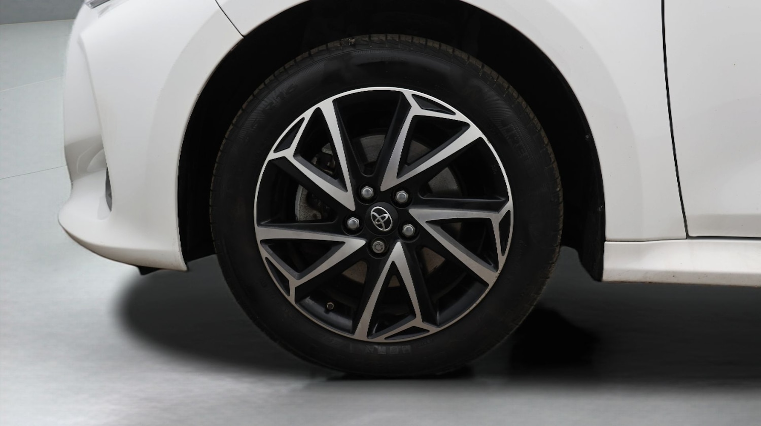 Used Toyota Yaris 2023 for sale - 77677045: Photo 18