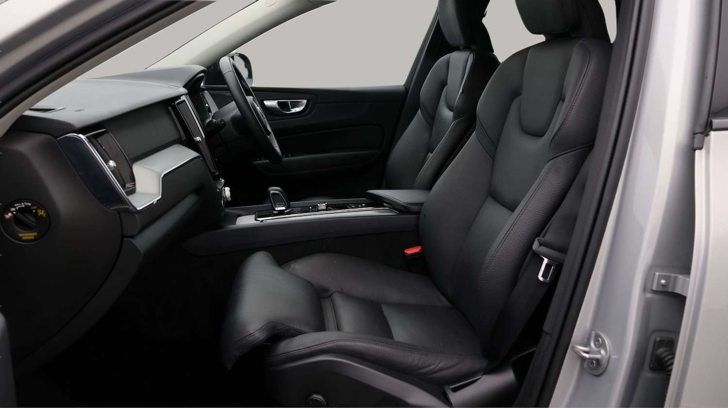 Used Volvo XC60 2023 for sale - 77591229: Photo 14