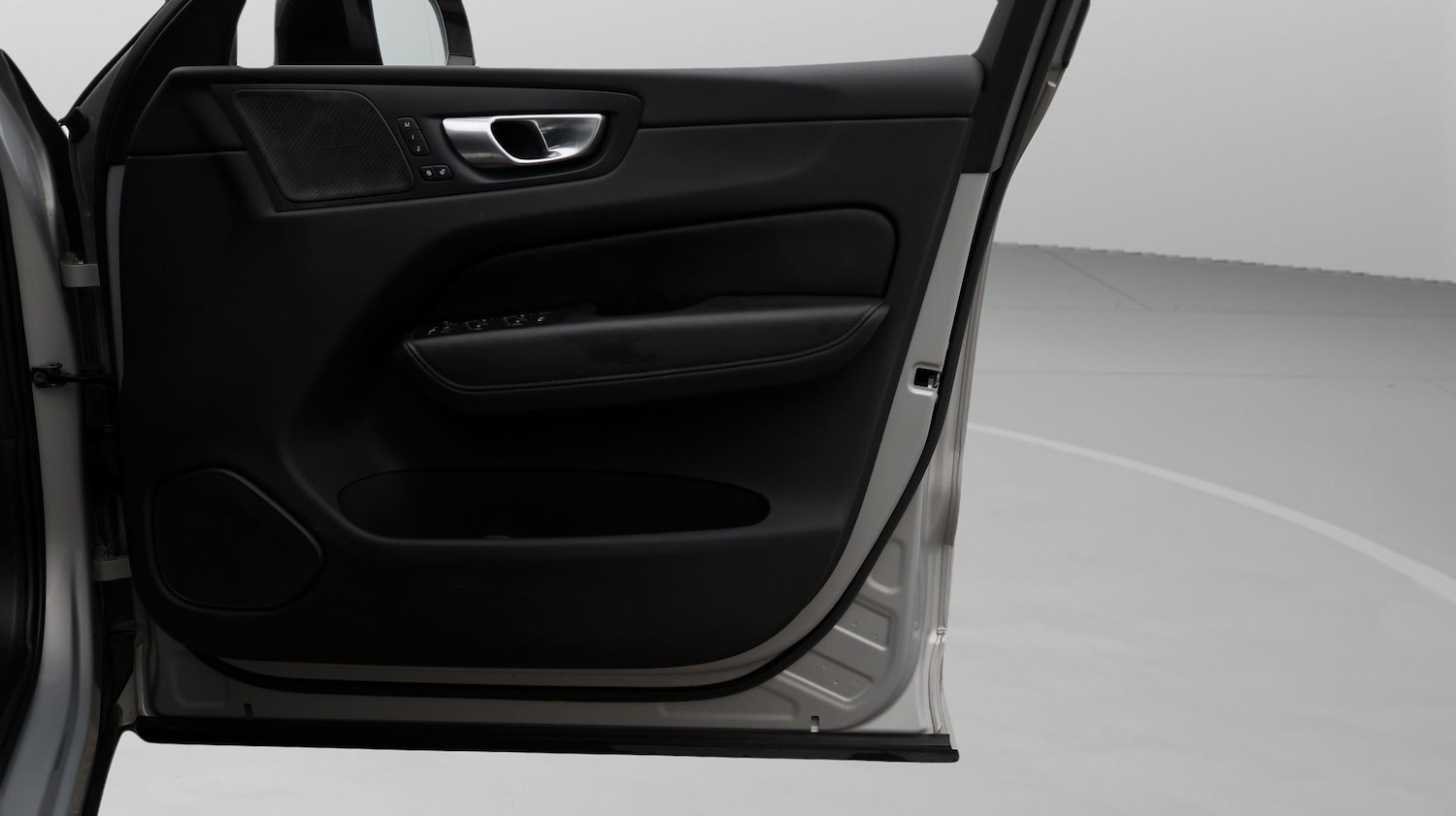 Used Volvo XC60 2023 for sale - 77591229: Photo 15