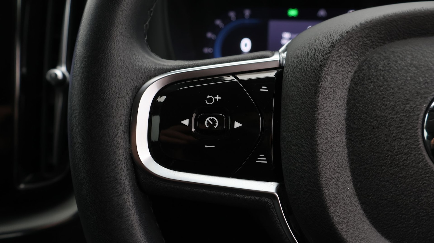 Used Volvo XC60 2023 for sale - 77591229: Photo 24